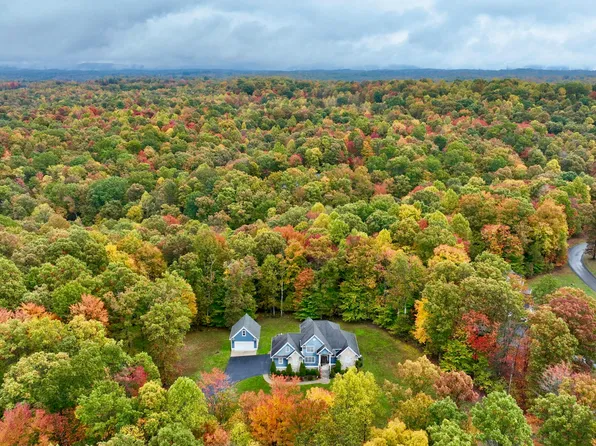 496 Timber Ridge Rd, Fayetteville, WV 25840