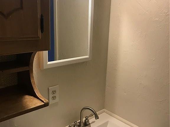 5th image of 2512 N Adams Ave