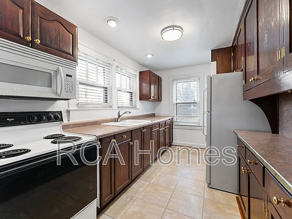 4th image of 1226 N Grant Ave