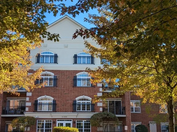 0S099 Lee Ct Unit 409, Winfield, IL 60190