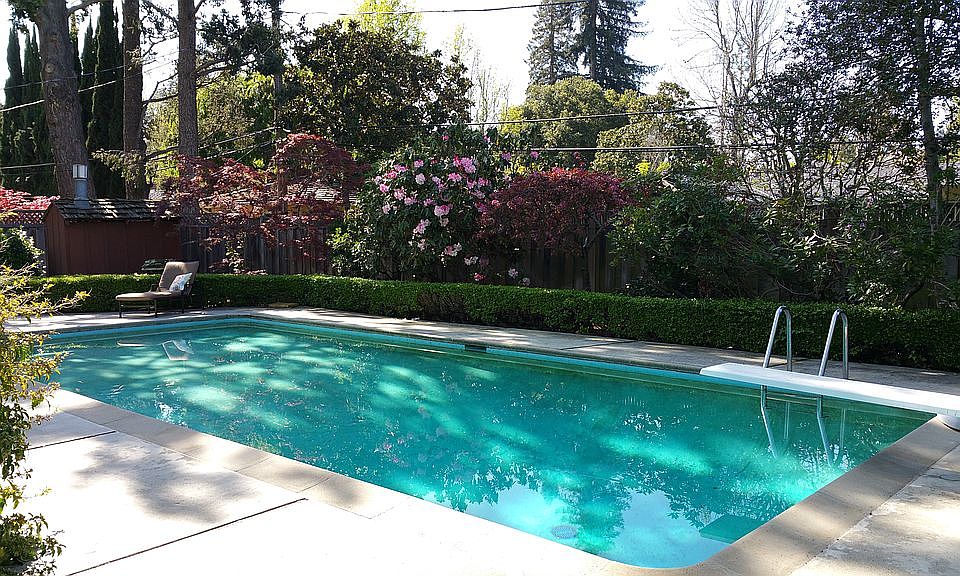 1st image of 561 Windsor Dr