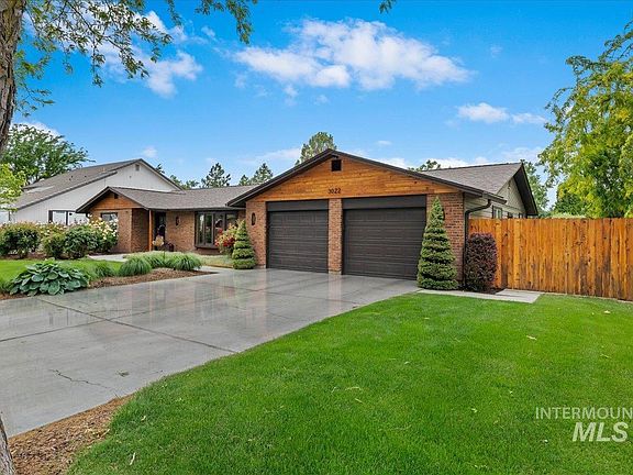 4th image of 3022 E Springwood Dr