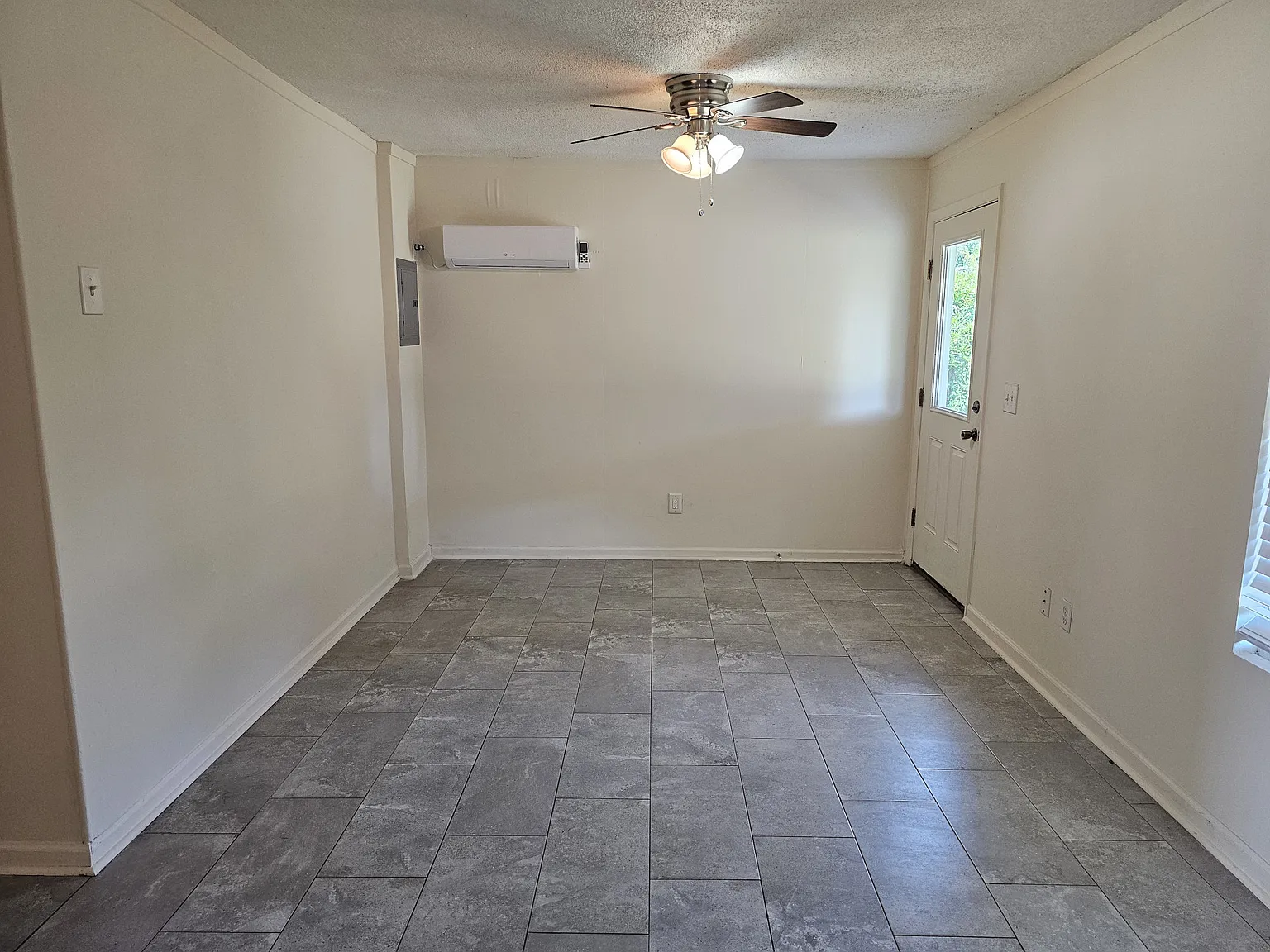 4 bed, 1399 sqft, $1,795 — Photo 4