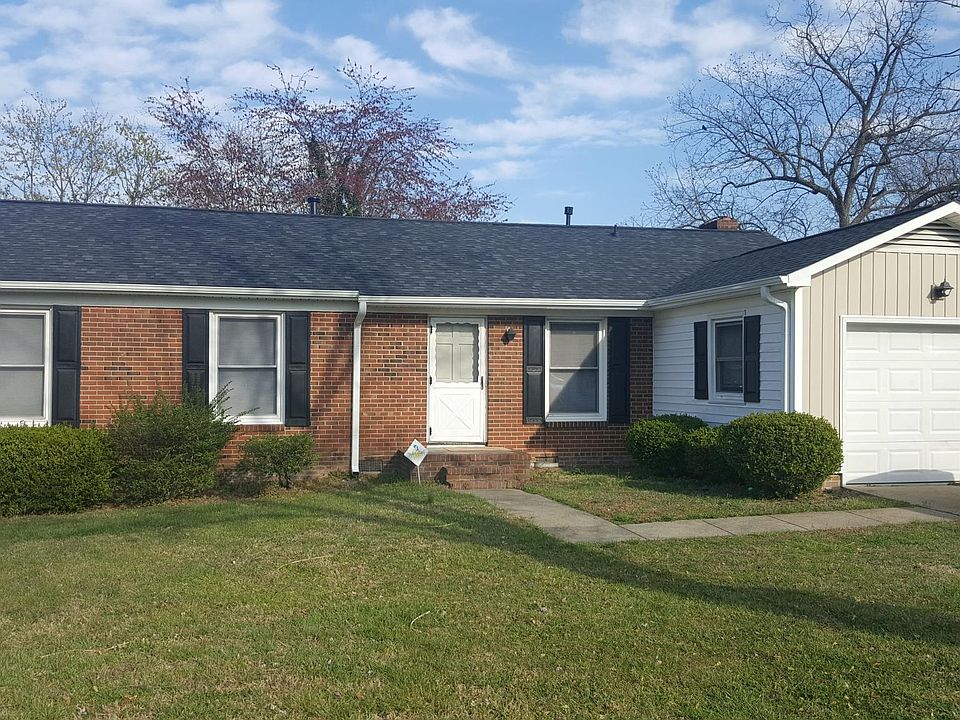 3 bedroom 2 bath remodeled ranch style home with a 1 car gar