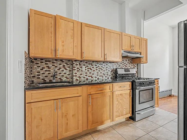 2024 2nd Ave #7 — Photo 3