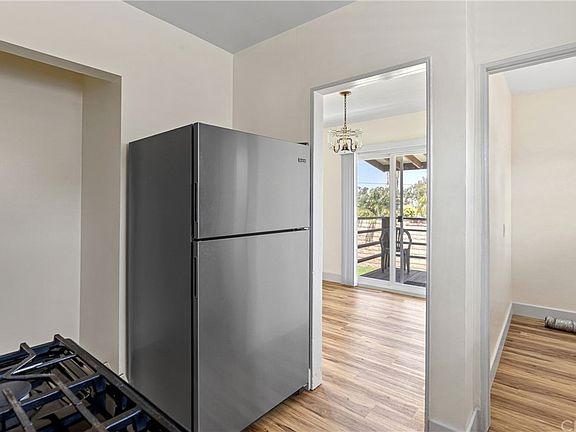 4th image of 804 Acacia Ave