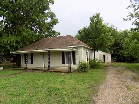 2nd image of 509 E Fannin St