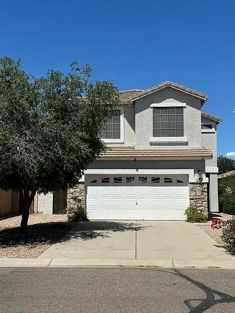 3 bed, 2.5 bath, 1364 sqft, $1,950 — Photo 2