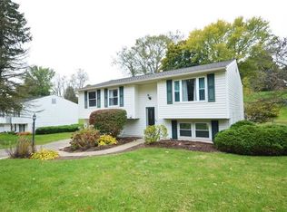 121 Old Ridge Rd, Coraopolis, PA 15108