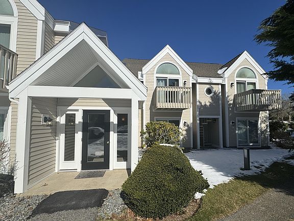 2nd image of 52 Endicott Lane