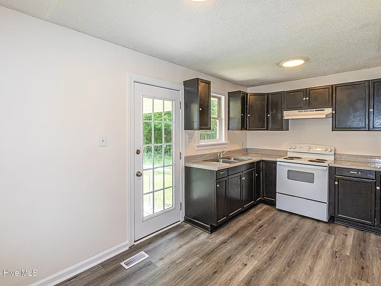 717 New River Dr — Photo 15