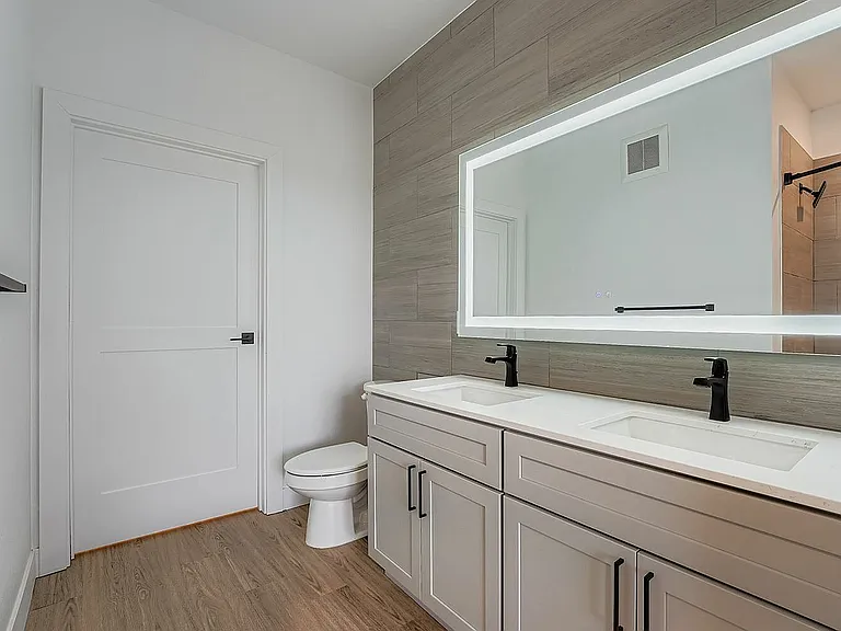 The Pendant Southlands Bathroom
