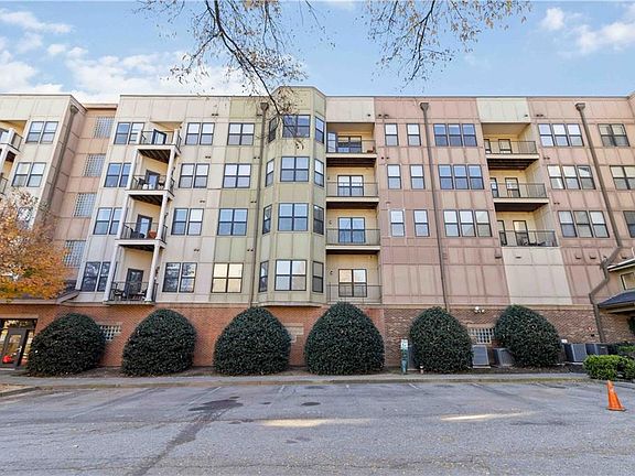 4th image of 898 Oak St SW Unit 1412