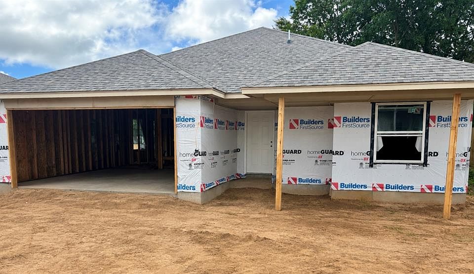 1st image of 410 Browning Ln