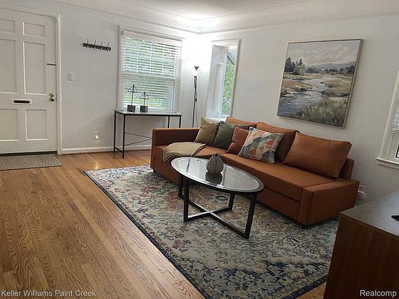 3rd image of 10017 Hart Ave