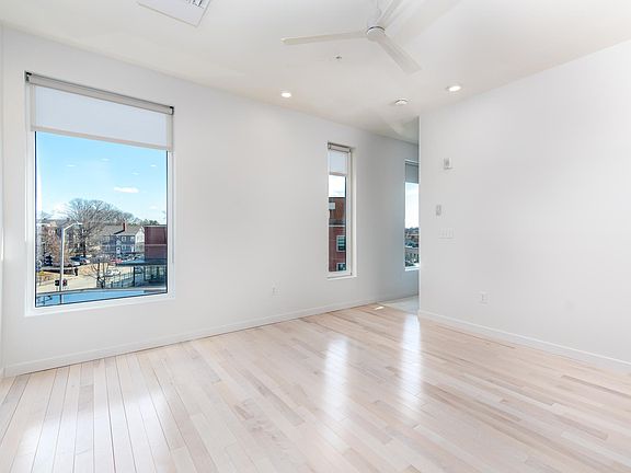 5th image of 225 Waterman St #202