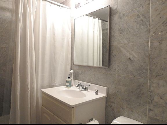 4th image of 200 E 58th St APT 7F