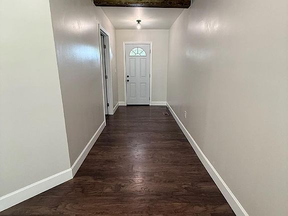 5th image of 220 Meade St