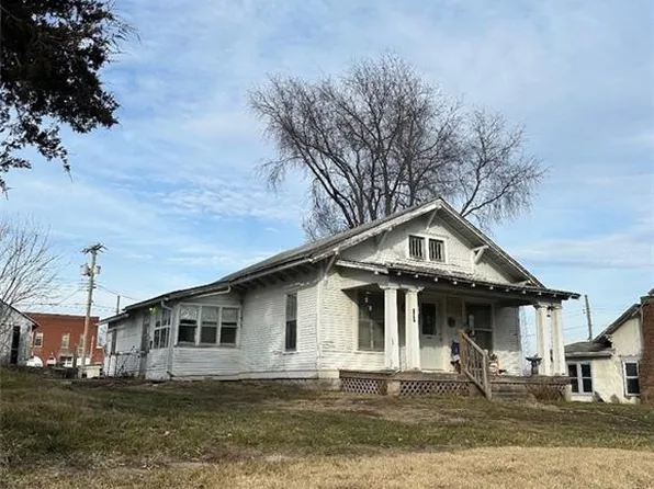 213 W Oak St, Skidmore, MO 64487