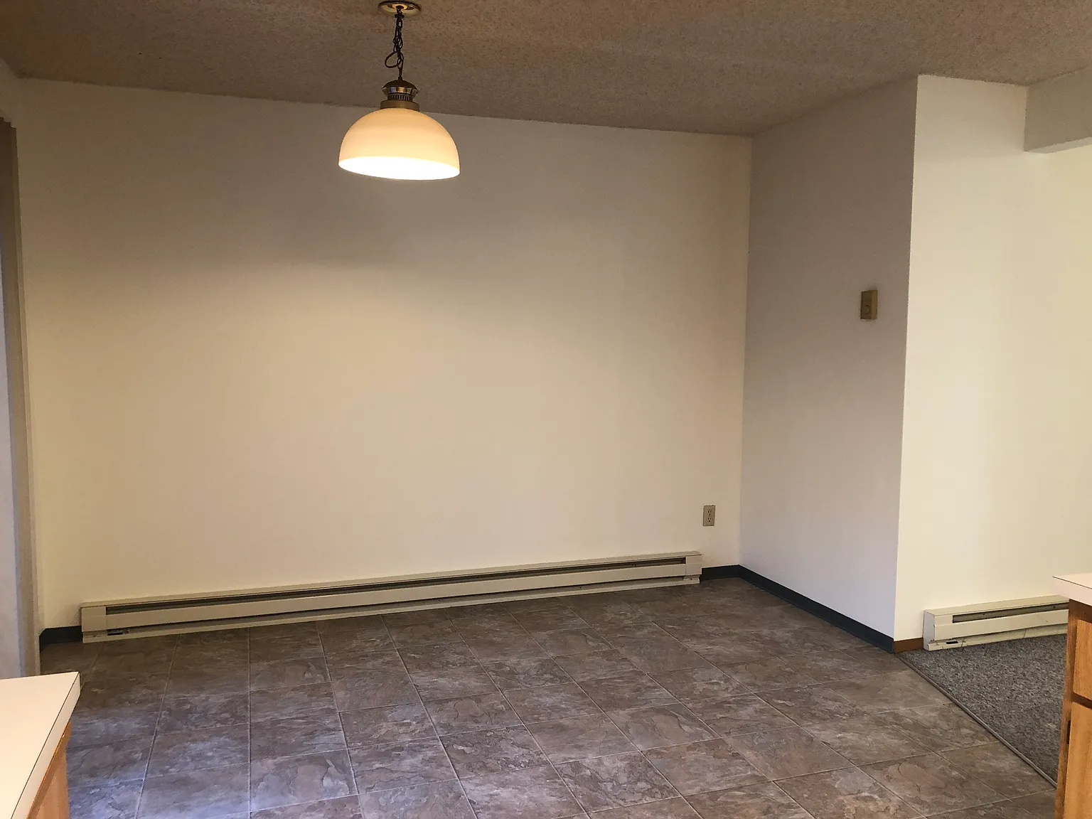 2 bed, 975 sqft, $1,350 — Photo 4