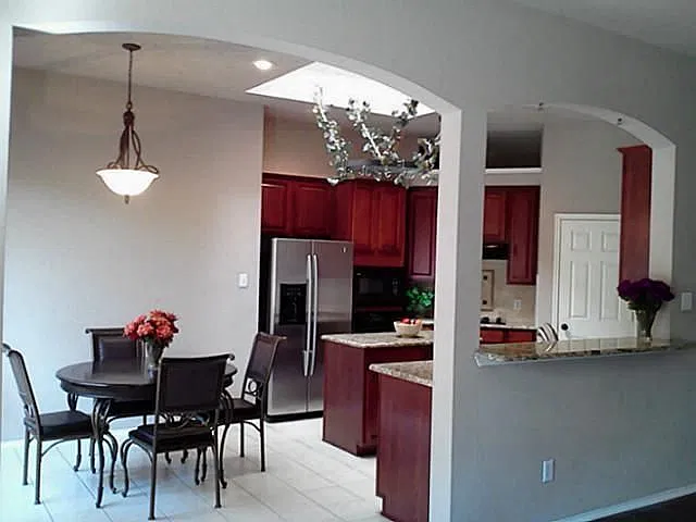 3 bed, 2.0 bath, 2367 sqft, $2,500 — Photo 2