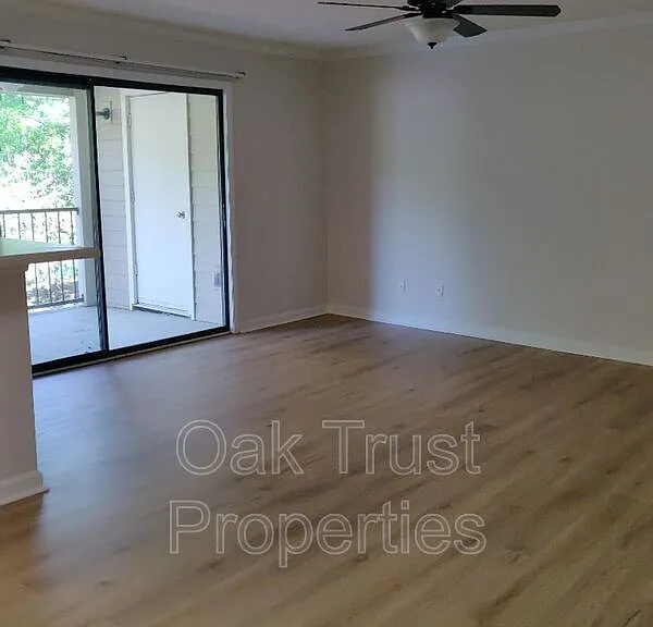 1829 Villa Maison #C — Photo 11