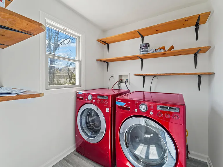 133 Augusta St — Photo 12