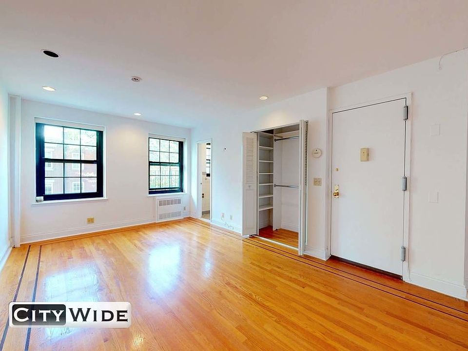 1st image of 30 Charlton St APT 3A