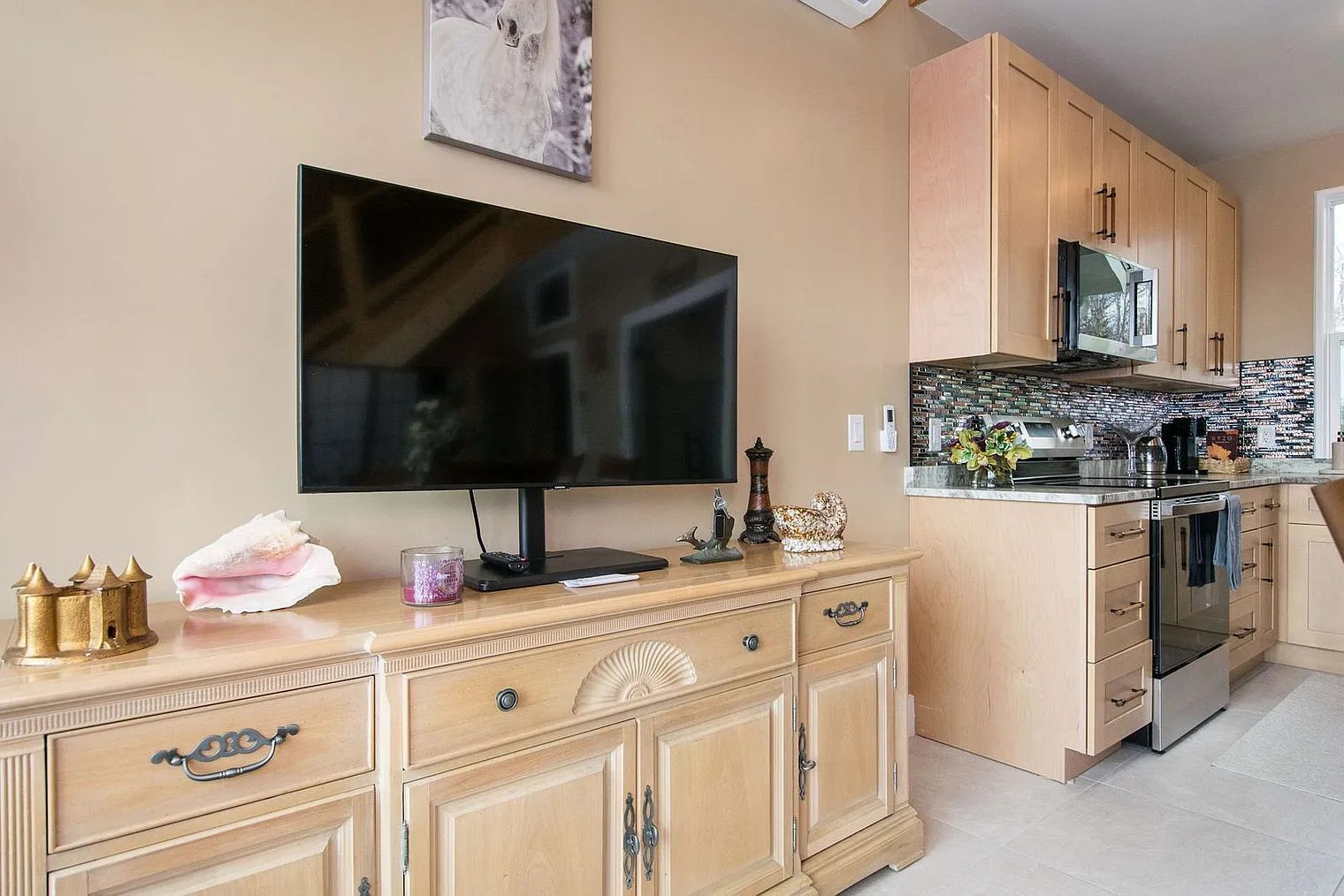 1 bed, 1.0 bath, 398 sqft, $3,198 — Photo 3