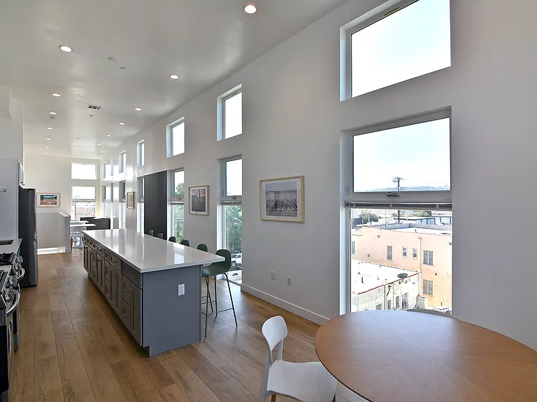 2533 S Curson Ave #3H — Photo 14
