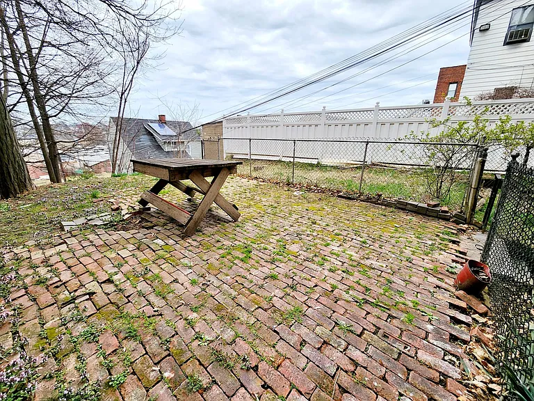 280 Washington Ave #5 — Photo 3