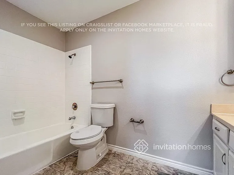404 Columbia Dr — Photo 12
