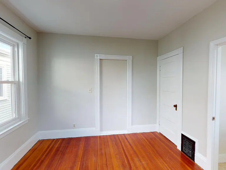 30 Roseclair St #1R — Photo 18