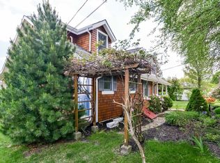 9 Hampden St, Barrington, RI 02806