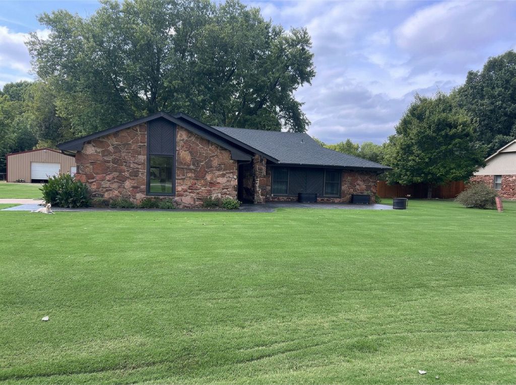 8206 S 43rd West Ave - Property Image