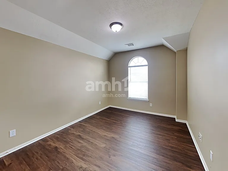 1927 Makenna Ln — Photo 16