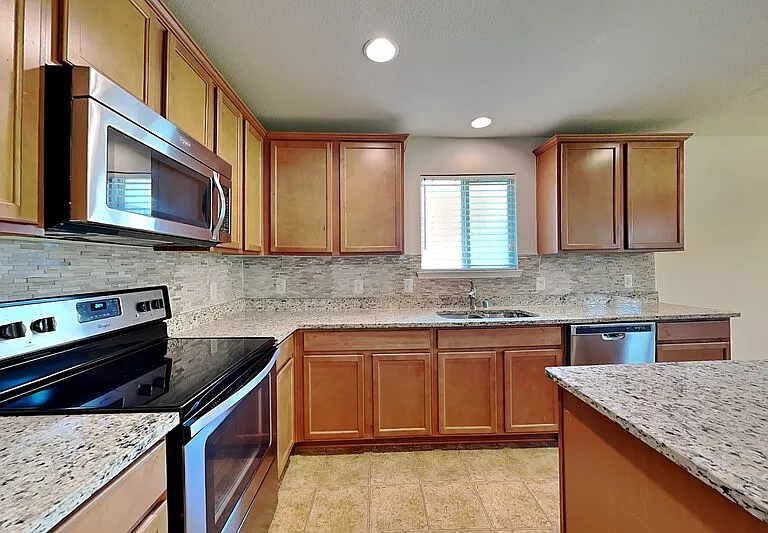 1112 Rivers Creek Ln — Photo 4