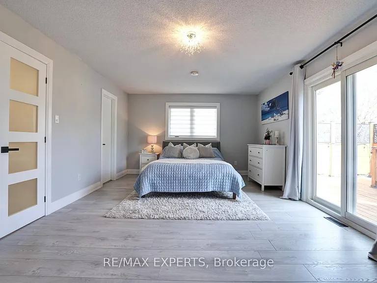 72 Donald Cres — Photo 21