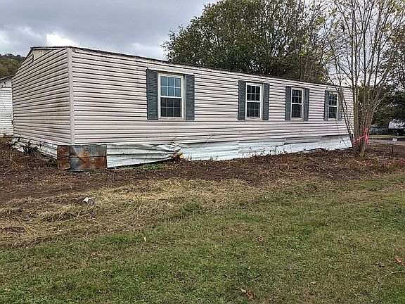 3rd image of 204 Pine Ave