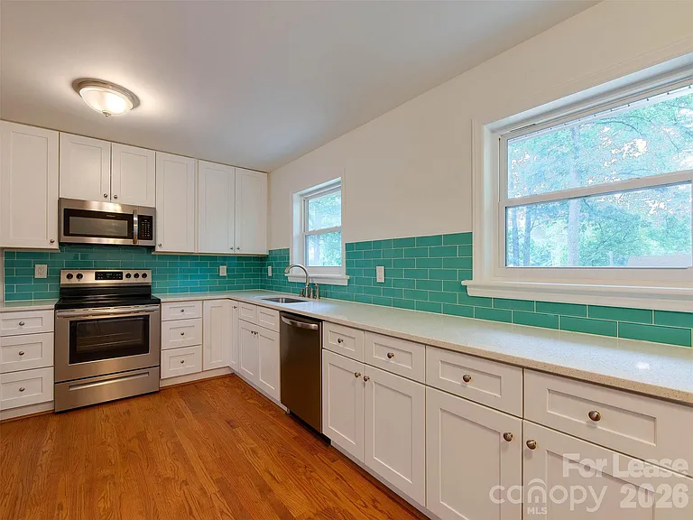 5646 Oak Dr — Photo 11