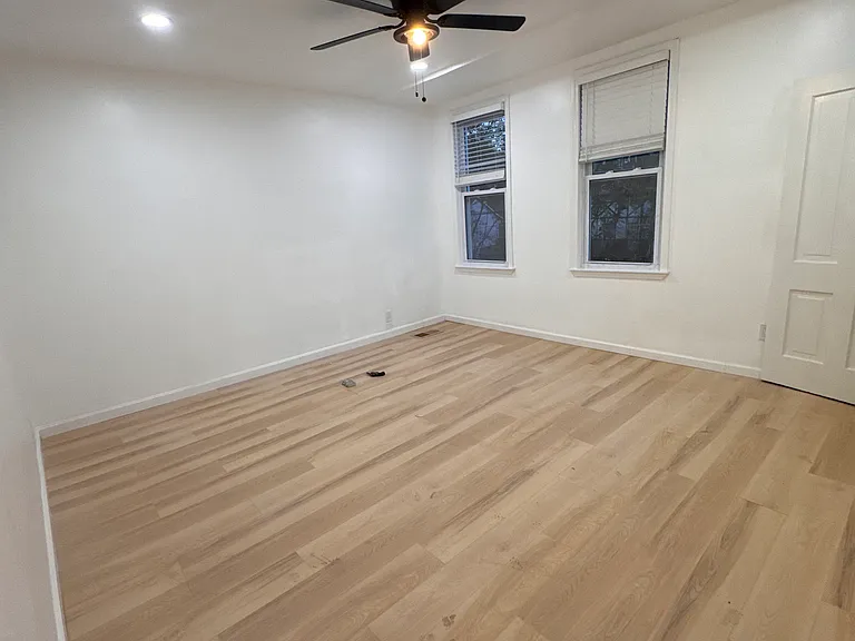 220 Mathilda St — Photo 4