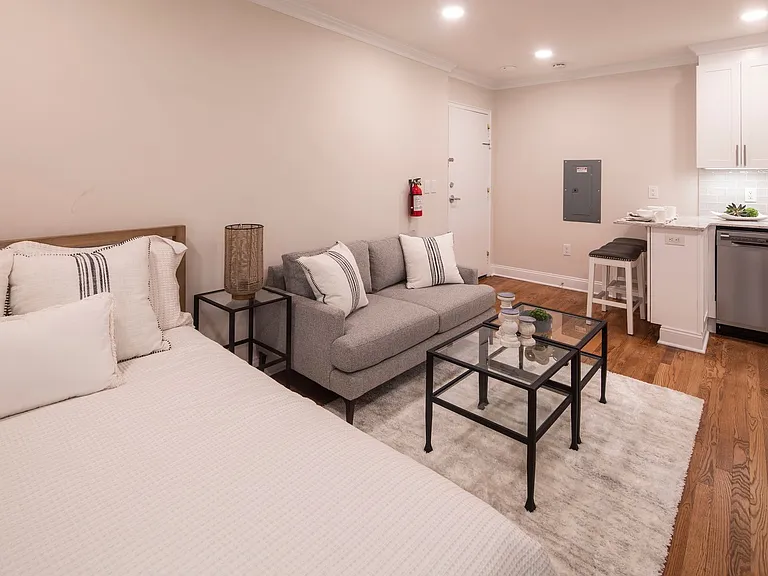 The Parkview at Polifly: In-Unit Washer & Dryer, Heat and Water Included, and Cat & Dog Friendly — Photo 11