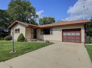 1504 E Fairlawn Dr, Urbana, IL 61802