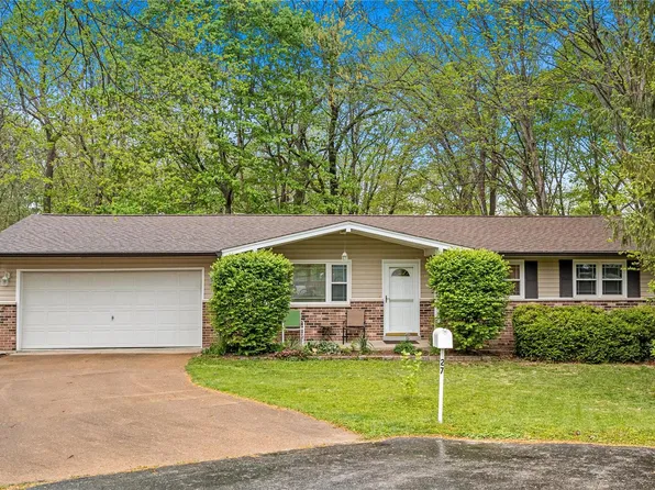 27 Anawood Dr, Arnold, MO 63010