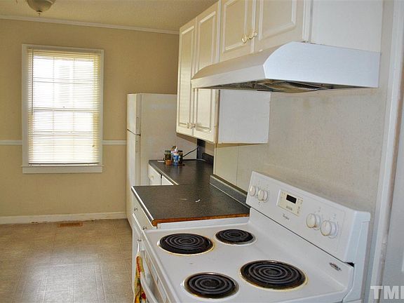 3rd image of 1424 Beech Dr