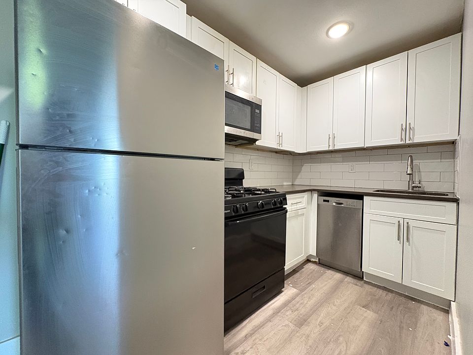 1st image of 121 Wade St APT 1G