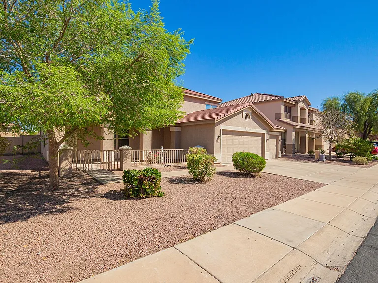 1310 E Beth Dr — Photo 5