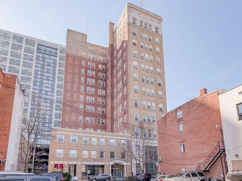 124 Court St #405