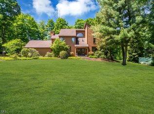 20 Heather Ln, Basking Ridge, NJ 07920