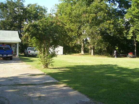 4th image of 209 Oakwood Cv